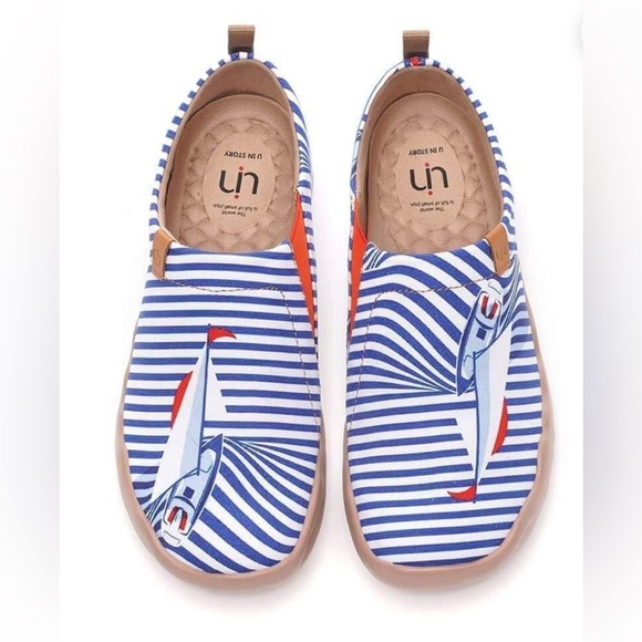 UIN Shoes - 💞HP💞 UIN Blue and Red Striped Women's Sneakers